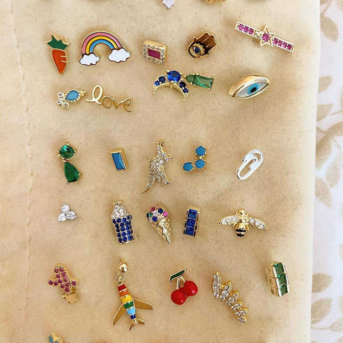 Paperclip Ear Mini Stud