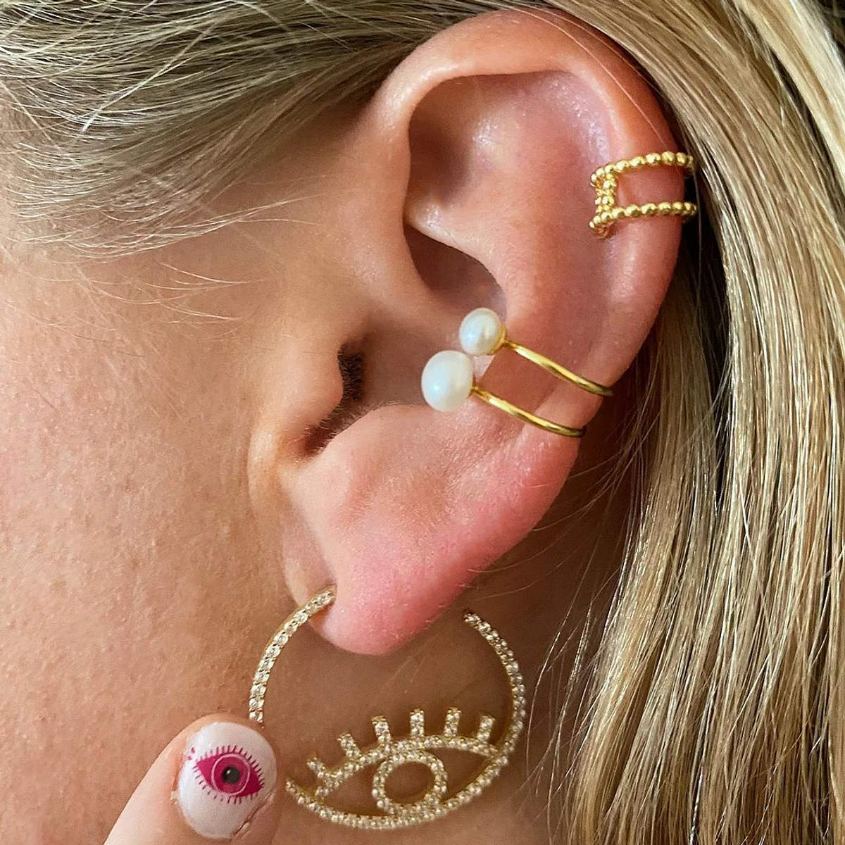 The Extra Set Statement Hoops in Gold